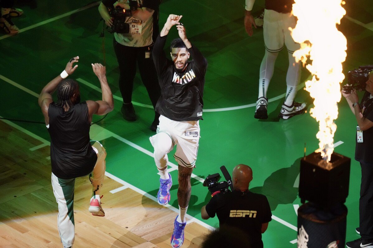 셀틱스의 공식은 많은 3점슛과 많은 스톱이다. 매버릭스는 NBA 결승전에서 해결책이 필요하다